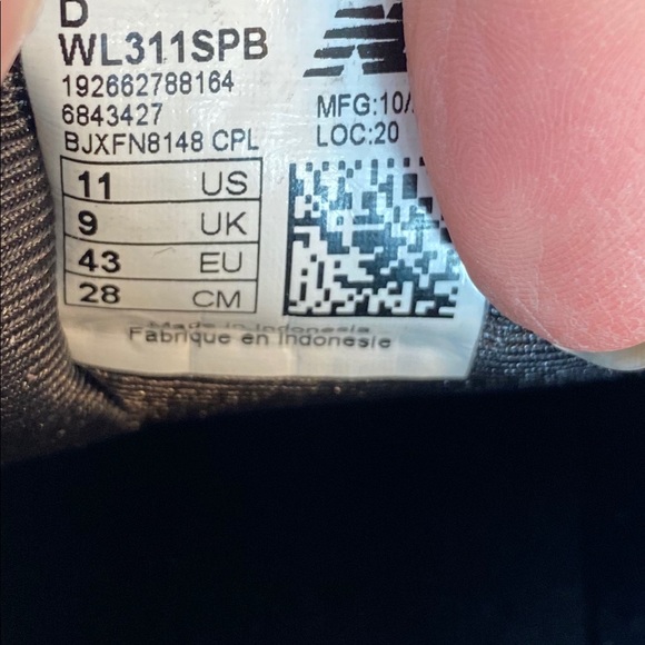 NEW New Balance 311 V1 Classic Running Sneaker - Picture 10 of 10